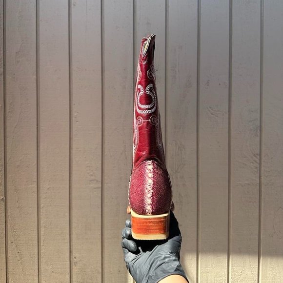 #23 Dark Wine Red Stingray Details Boot